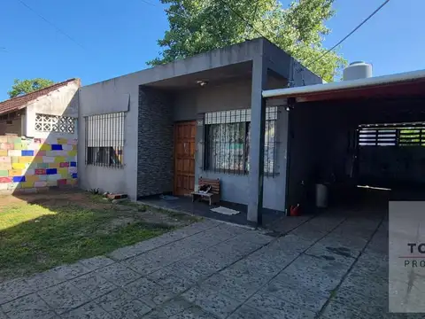 Casa 3 ambientes con 1 baño