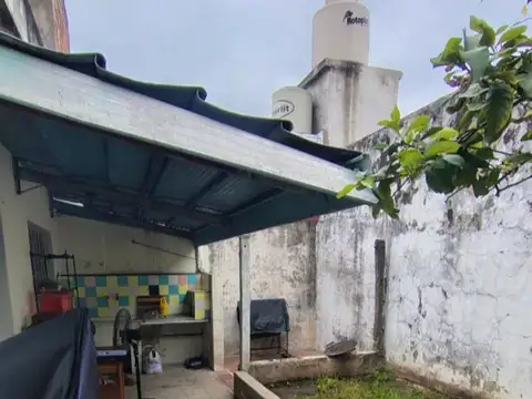 Depto Tipo Casa en Alquiler 40 años