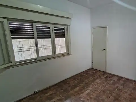 Depto Tipo Casa en Alquiler en Morón Sur, $ 700.000