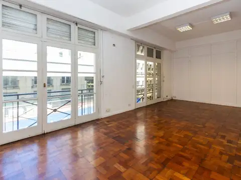 VENTA DE GRAN OFICINA COMERCIAL EN MICROCENTRO!