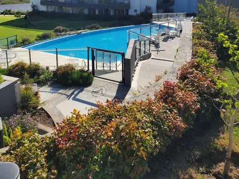 Departamento de Categoria 1 Dor y Cochera en Veneto Village, Villa Parque Siquiman