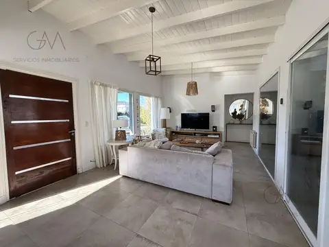Casa en Alquiler en Rumenco, USD 2.200