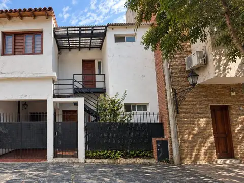 Casa en venta   3 monoambientes zona macrocentro