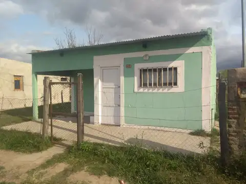 Se vende casa 3 dorm-barrio nuevo- reconquista