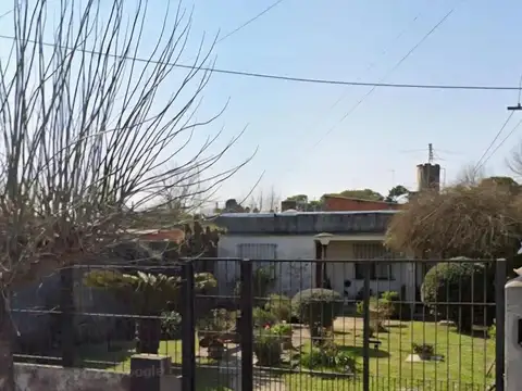 VENTA  DE CASA  3 AMBIENTES MERLO