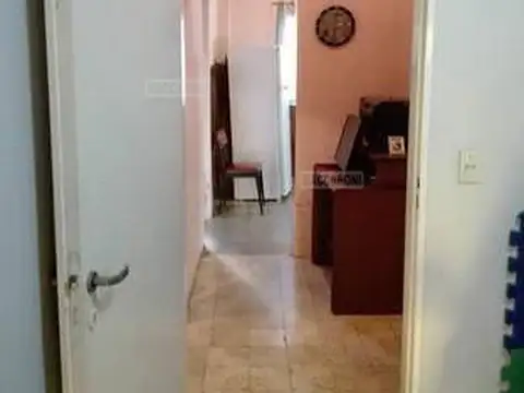 Casa multifamiliar como vivienda o adaptable a taller