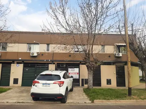 Depto Tipo Casa en Venta 15 años