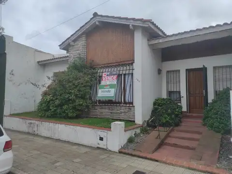 CASA RESIDENCIAL A 100 MTS DE LA LAGUNA
