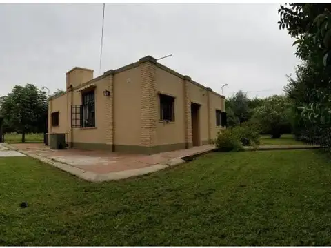 Quinta en Venta con 2 cocheras