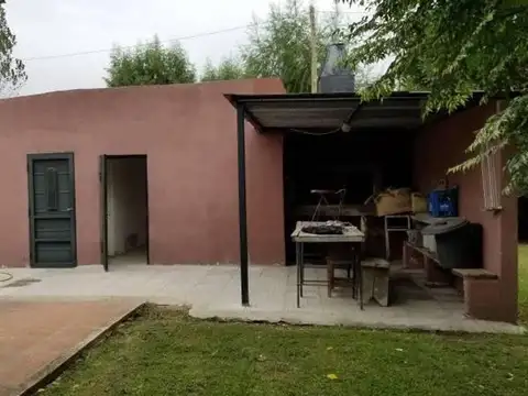 Venta casa quinta, Alberdi Nº1018, esquina Alvear Cod.2274