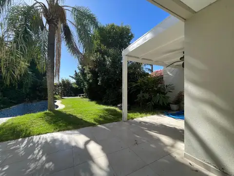 Casa en Venta en Acassuso Libertador  /  Solis, USD 680.000
