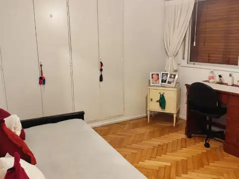 VENTA 4 AMB con Balcon , Cochera y Amplia Baulera