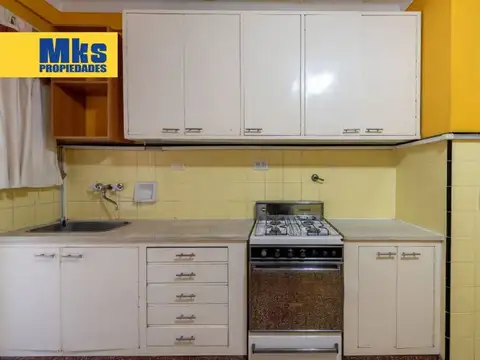 Venta. Departamento 3 ambientes. Balcón al frente.  La Boca.