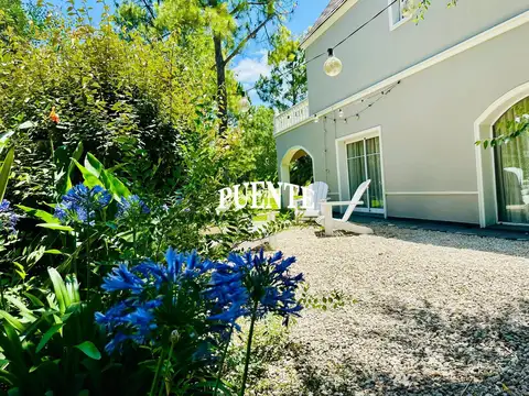 Casa 6 ambientes con 3 baños