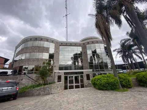 Oficina en Las Lomas de San Isidro