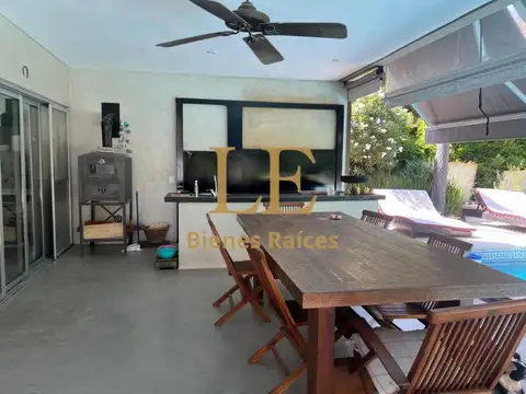 Casa en Venta en El Cazal, USD 225.000