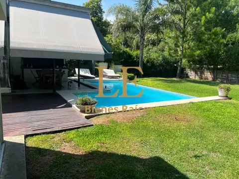 Casa 4 ambientes con 4 baños