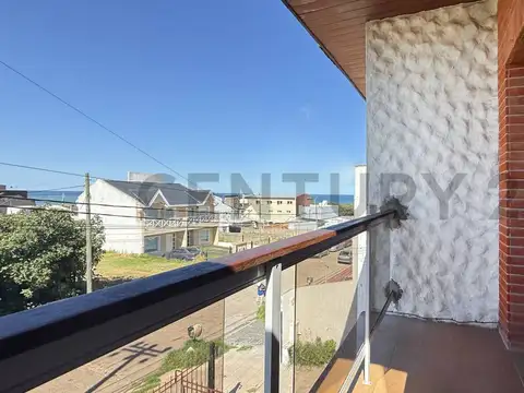 Venta de Duplex 5 ambientes a una cuadra del Mar, Faro, Mar del Plata.