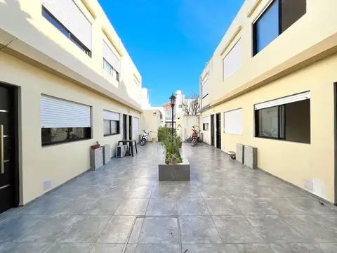 Depto Tipo Casa en Alquiler de 1 dormitorio