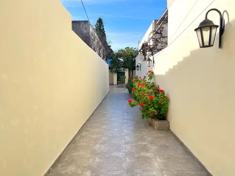 Depto Tipo Casa 2 ambientes con 1 baño