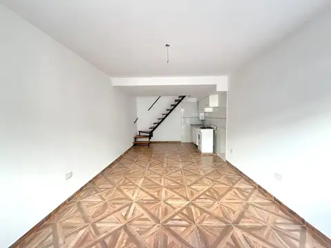 Depto Tipo Casa 2 ambientes con 1 baño