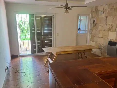 Casa en Venta en Vicente Lopez Vias / Maipu, USD 350.000