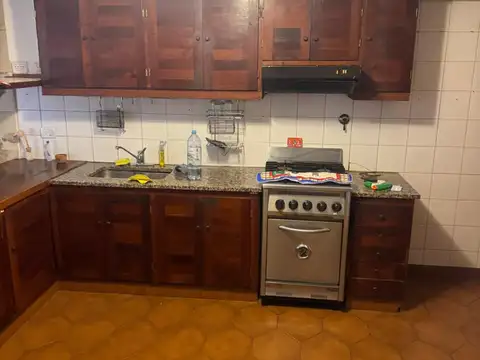 Casa en Venta con 3 cocheras