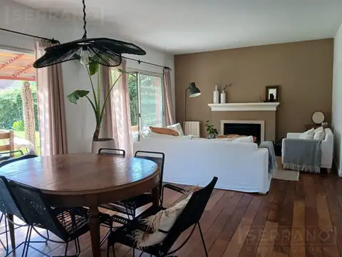 Casa en Alquiler Temporal con 4 cocheras