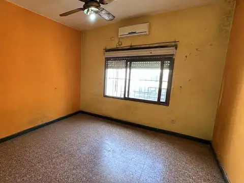 Casa 2 dormitorios y patio en La Florida