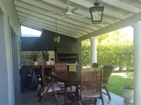 Casa en  alquliler anual Barrancas del lago, Nordelta