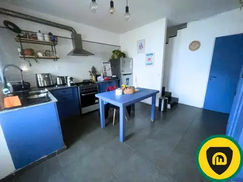 Depto Tipo Casa en Venta con 1 cocheras