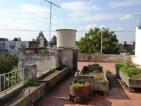 IDEAL INVERSOR - ESCUCHA OFERTAS - LOTE PROPIO - 8,66x27 - A REFACCIONAR