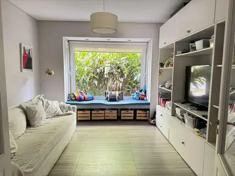 Casa 5 ambientes con 4 baños