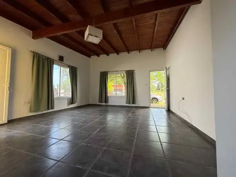 Casa 3 ambientes con gran parque