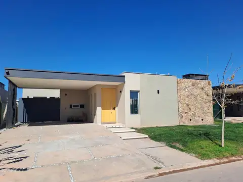 Casa en Venta - A ESTRENAR - B° Privado Gran Boedo