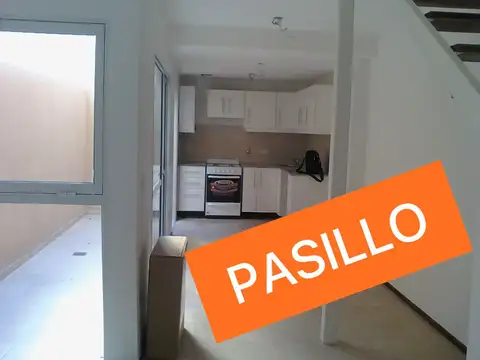 Pasillo Duplex 1 Dormitorio y comodin