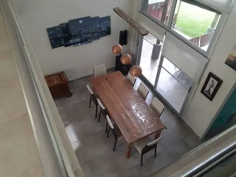 Casa 7 ambientes con 4 baños