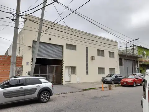 Excelente galpon 900 m2 en una planta zona ID 