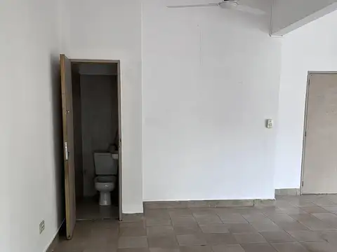 Local en Alquiler Via Púb.