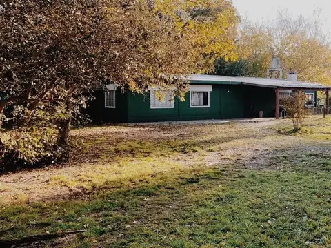 Casa  3ambientes con pileta , dos lotes unificados