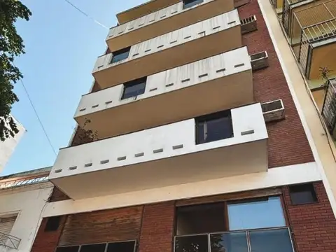 PISO AMPLIO A METROS DEL BOULEVARD