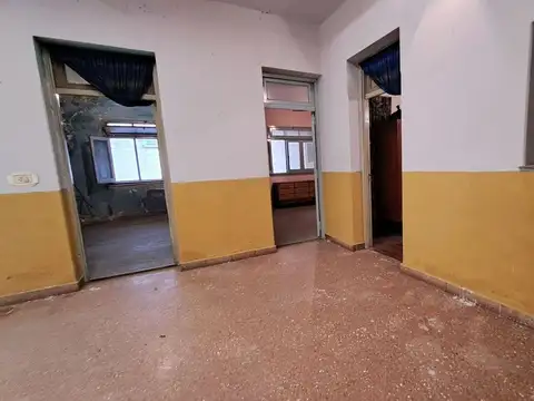 Casa 6 ambientes con 2 baños