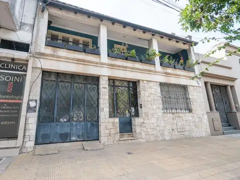 CASA A LA VENTA SOBRE AVENIDA FREYRE