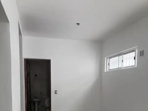 Depto Tipo Casa en Alquiler en Liniers, $ 850.000