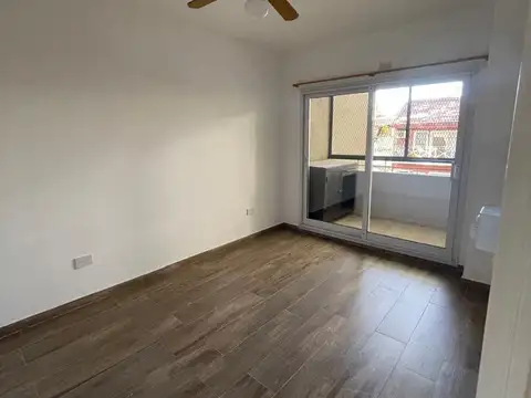 Departamento en Alquiler en Parque Chas, $ 1.200.000