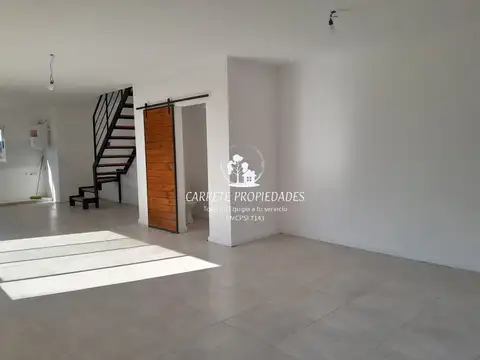 Casa 3 ambientes con 2 baños