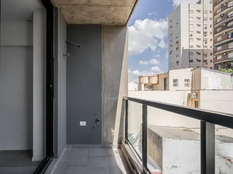 Monoambiente a estrenar con balcón en Coghlan. Mucha luz. Gran conectividad. De categoria. Baja...