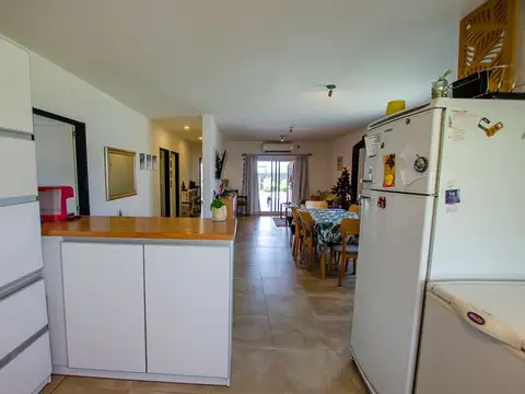 CASA EN VENTA LAGUNA AZUL EZEIZA 4 AMBIENTES