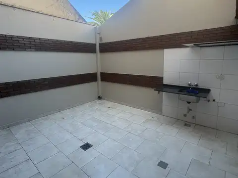 Departamento en Alquiler con 2 cocheras