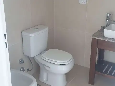 Departamento en Alquiler en Monte Castro, $ 600.000